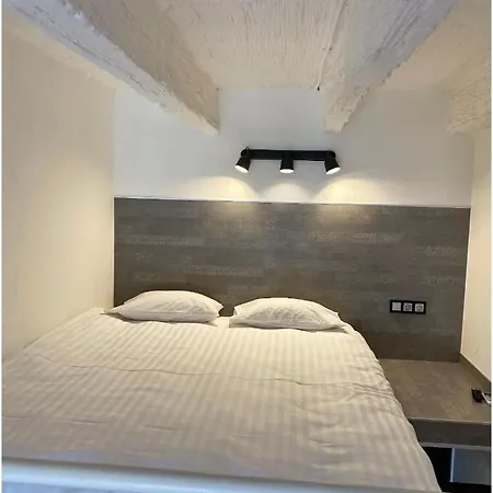 Lift Boutique - Derybasivska