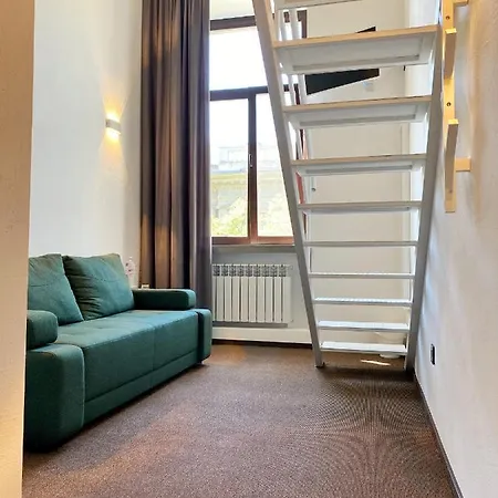 Lift Boutique - Derybasivska