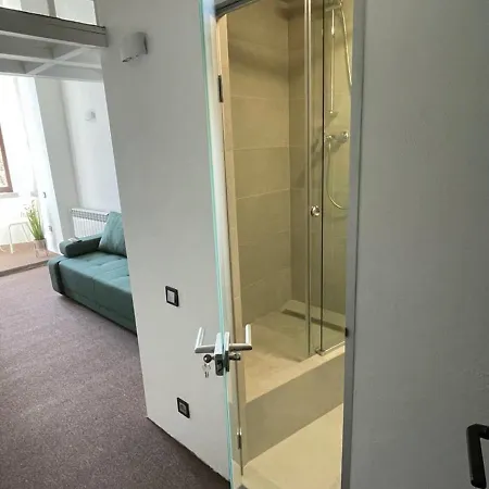 Lift Boutique - Derybasivska *