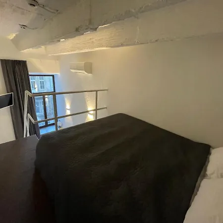 Lift Boutique - Derybasivska 3*