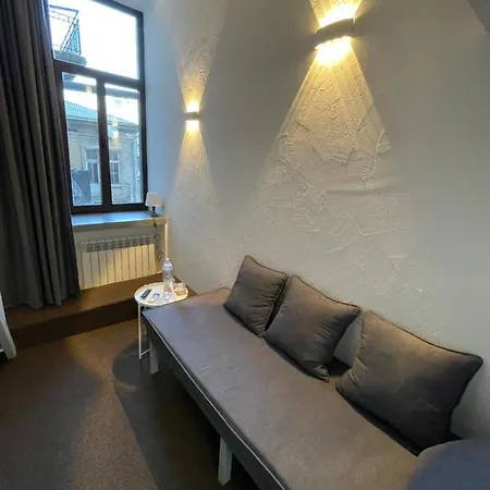 Lift Boutique - Derybasivska