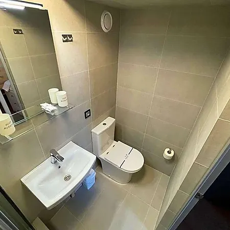 Lift Boutique - Derybasivska Hotel Odessa