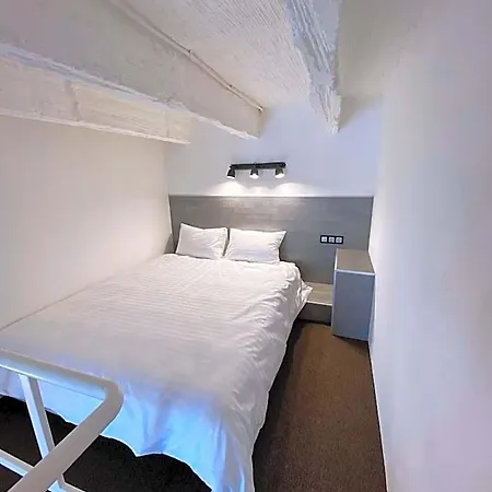 Lift Boutique - Derybasivska Hotel Odessa