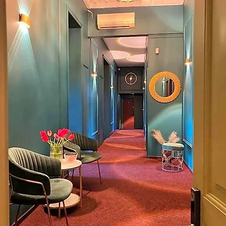 Lift Boutique - Derybasivska