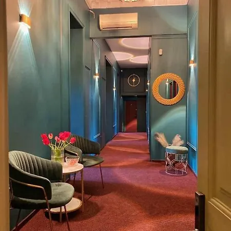 Lift Boutique - Derybasivska