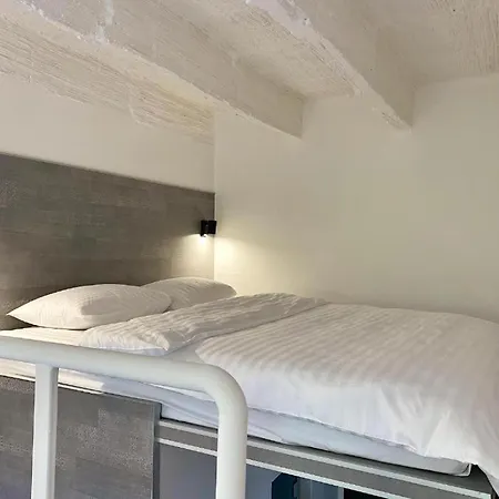 Lift Boutique - Derybasivska 3*