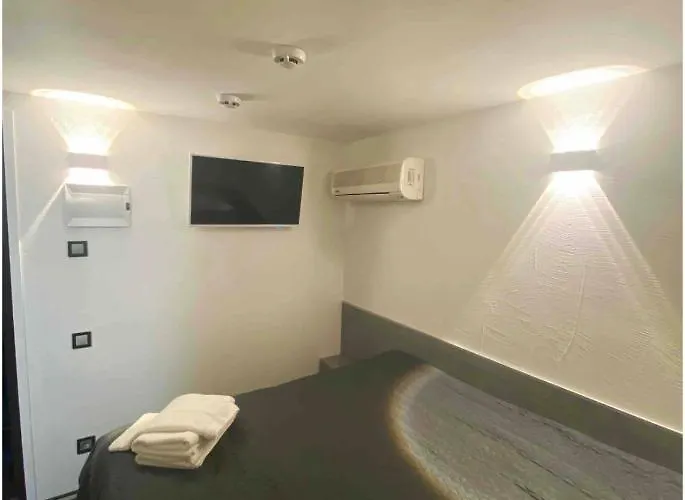 Hotel Lift Boutique - Derybasivska