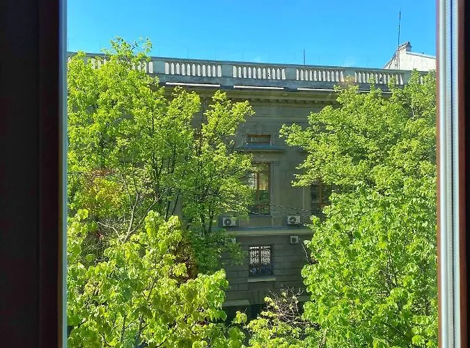 Lift Boutique - Derybasivska 3*