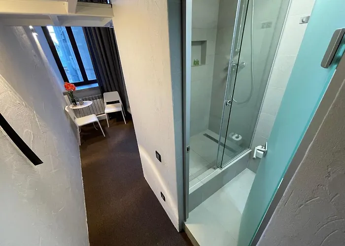 Lift Boutique - Derybasivska 3*