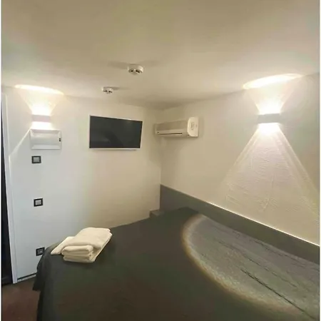 Hotel Lift Boutique - Derybasivska