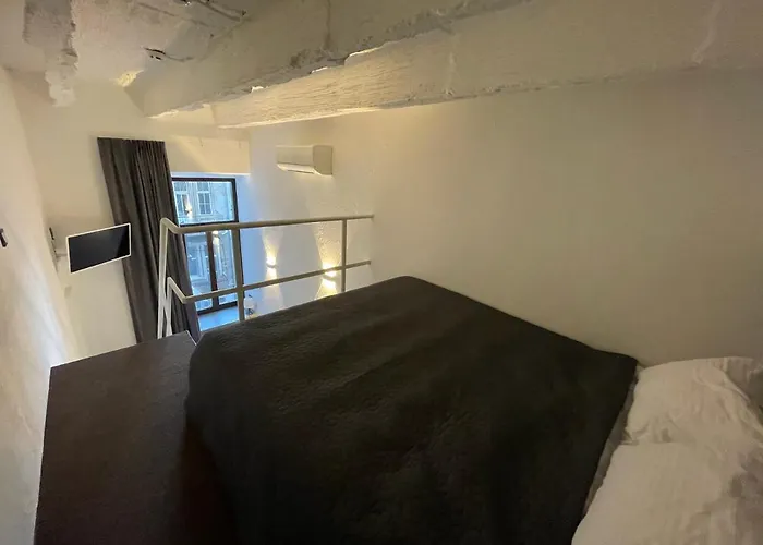 Lift Boutique - Derybasivska 3*